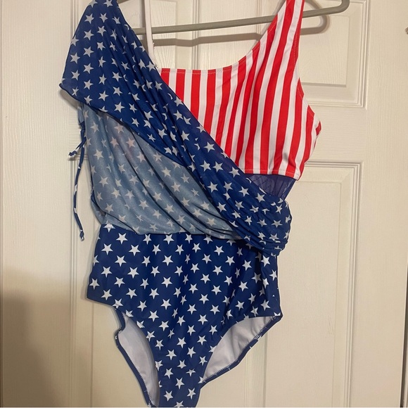 Patriotic Striped and Starred Swimsuit X-Large NWT - Picture 8 of 11